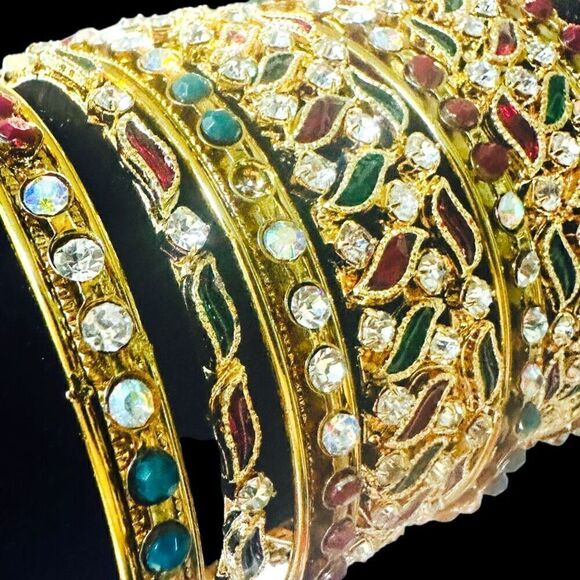 9x BULK LOT SILVER & GOLD TONE RED GREEN XMAS CHRISTMAS COLORFUL BANGLE BRACELET - Picture 3 of 6